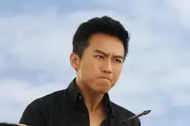 邓超是她弟弟，她攒钱为弟弟交学费，弟弟拼命拍戏承担她治癌费用图片