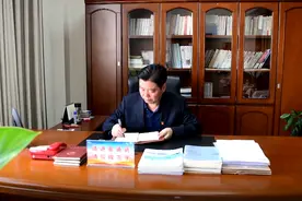 庆百年华诞•展先锋风采|初心映红烛 赤诚育英才——记民乐一中党委书记、校长 张国定图片