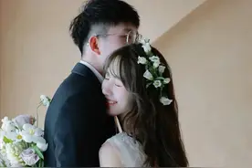 曝网红一栗莎子已结婚！婚纱照性感唯美，被男方拥在怀中一脸幸福图片
