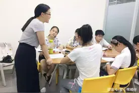 什么样的家庭才能培养出来，积极学习、主动成长的孩子图片