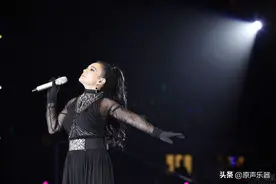 黄文龙GARY萨克斯深情MV演奏潘越云的《我是不是你最疼爱的人》图片