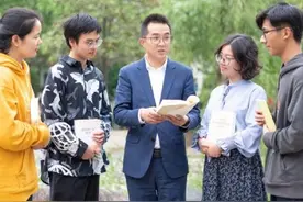 选课人数超50万！南师大副教授走红，一课难抢，还曾登上央视！图片