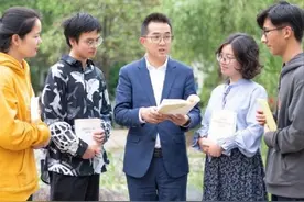 选课人数超50万！南师大副教授走红，一课难抢，还曾登上央视！图片