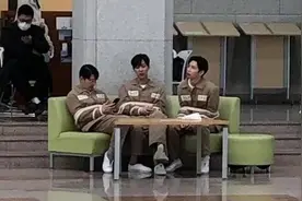 《顶楼》大结局剧照曝光！全员穿囚服大合照太好笑，私下里反差大图片