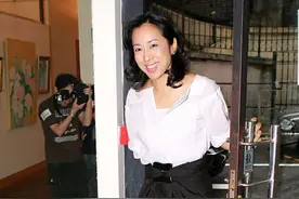 郭晶晶和婆婆朱玲玲，同时选择走出豪门，曾经，她们遭遇了什么？图片
