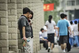 那对把孩子送进中职的父母，终于后悔了图片
