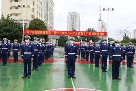 消防员同志，请入列！南宁市消防救援支队36名指挥长走进消防站开展集体下队锻炼活动图片