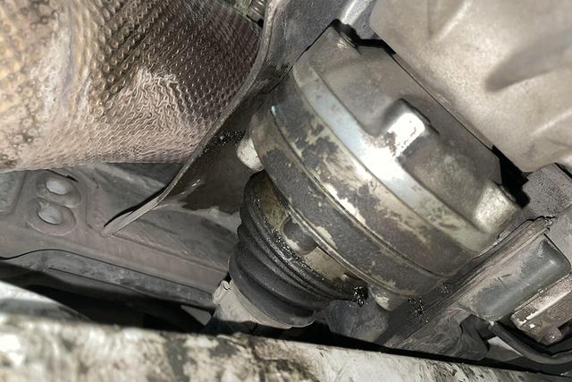 9年的兰博基尼盖拉多卖家说精品，客户心存侥幸是捡漏还是踩坑？