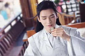 新戏已确定？网曝龚俊与谭松韵合作新剧，讲述两位神仙的七世情缘图片