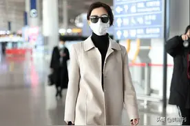 陈数太会穿了，燕麦色大衣配燕麦色萝卜裤，这高级感一般人学不来图片
