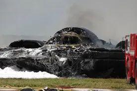 “外星黑科技”美国B2战略轰炸机，图8坠毁现场，图4仿生雨燕设计图片