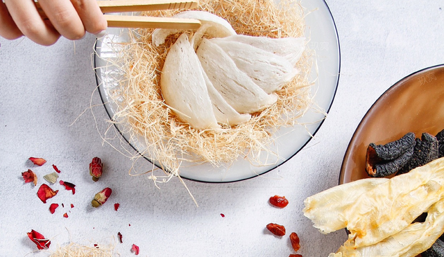 燕窝可以搭配花胶炖吗 2026年燕窝可以搭配花胶炖吗功效