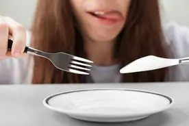 蛋白质缺乏是很多病的基础，一旦缺乏蛋白质，身体会出现5个迹象图片