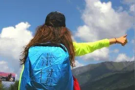 入藏车主亲诉搭穷游女的窝心经历，太不懂尊重人，半路把她撵下去图片