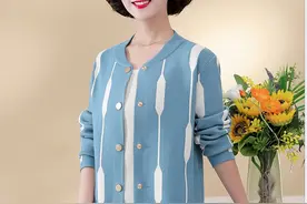 退休婆婆特别爱打扮，出门穿这几款洋气大码妈妈装，显瘦又显嫩图片