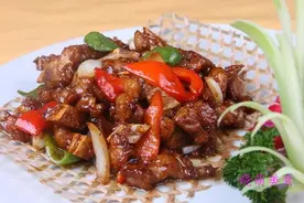 彩椒排骨、特色炒肉、红烧鸡胗、榨菜肉丝的家常做法，美味下饭图片