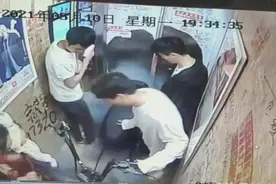 3秒内火焰吞噬整个电梯，一名婴儿不幸烧伤！这件事不要再做了图片