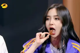 baby录节目吃“假排骨”看着像猪肉其实是豆腐，活该人家狂吃不胖图片