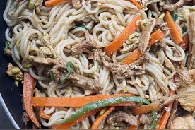 炒粉的做法，江西炒粉家常做法，食材简单经济实惠营养搭配口感好图片