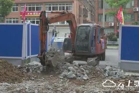 鄂州有序推进“40工程”各施工项目，中厚新苑小区已进行封闭施工图片