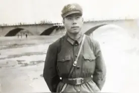 “八一”建军节，最忆是战友图片