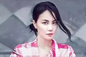 妹妹王菲两婚两离，歌后兄妹感情好，哥哥在干啥？图片