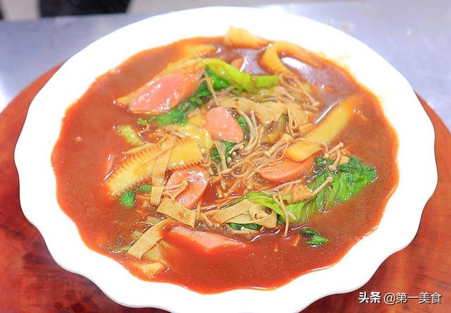 冒菜怎么做才好吃？原来诀窍这么简单，香辣过瘾，做一大锅不够吃