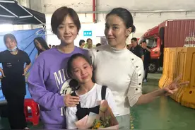 《小舍得》中四个小孩演技最好的是她，三岁出道，《亲爱的》吉芳图片