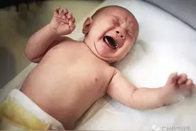 都说骨肉相连，生孩子时剪脐带疼的是宝宝还是妈妈？图片