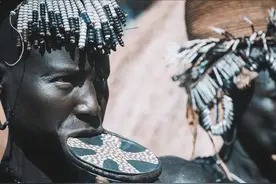 残忍美：“唇盘族”大家都了解过，但它是怎样形成的，你知道吗？图片