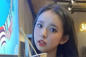 程潇妈妈年轻时才是大美女，程潇只遗传了轮廓，就成了人间芭比图片