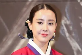 带双胞胎离开豪门，朴恩惠成男主角妈，韩国“王祖贤”复出变样了图片