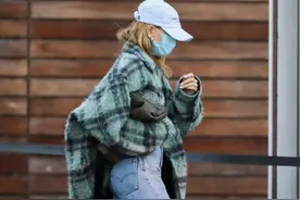 笑哭！26岁贾斯汀·比伯和海莉约会，染情侣发色，太像兄妹了图片