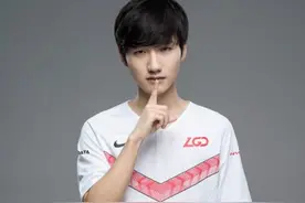小花生公开吐槽LPL：为什么进了世界赛，要穿奇怪衣服拍照？图片