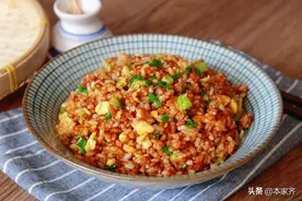 比扬州炒饭还好吃的炒米饭，粒粒松散，香气四溢，好吃到舔盘图片
