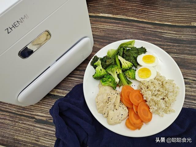 做米饭的时候不要只放大米，加点糙米进去，营养更丰富