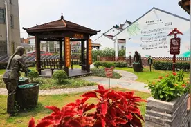 浦东新区一个镇，人口仅有4万多，一到春天秒变“桃花源”图片