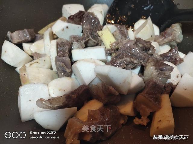 芋头的8种吃法！软糯入味，下饭又解馋，做一大盘都不够吃