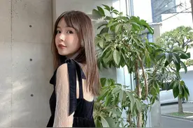 陈赫老婆张子萱太高调，黑色金丝绒套装配网纱内搭，堪称人间尤物图片
