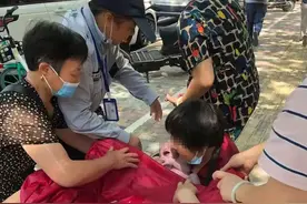 “大姐，救我！我撑不住了！”杭州马路边，深藏不露的她出手了图片