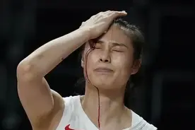 「原创」轻伤不下火线 女巨人们力克袋鼠图片