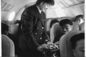 最早的飞机餐竟然是这样？盘点飞机餐的年代进化史图片