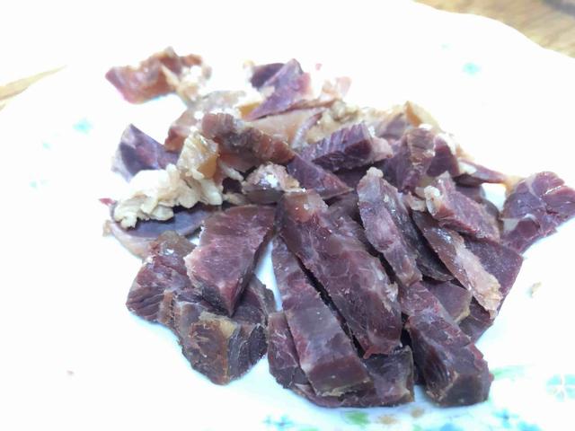 它含8种氨基酸，家里条件不好也要给孩子吃，每周吃1次，身体棒