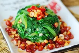 美食推荐：凉拌小白菜，嫩炒猪肝，凉拌山药丝，西红柿虾仁炒饭图片