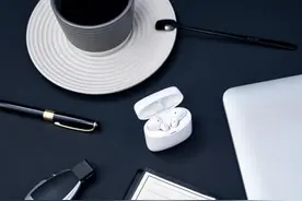 科大讯飞推出TWS真无线耳机：主打商务沟通，实时语音转文字图片