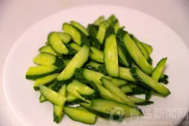 「尝鲜」海螺鲜美黄瓜清脆 教你在家做海螺拌黄瓜图片