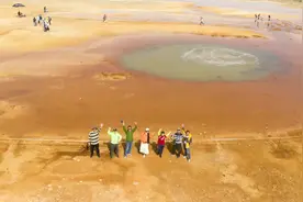 大视野实拍无滤镜，魔力瞳孔诡异色彩的艾肯泉恶魔之眼图片