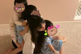 王力宏娇妻李靓蕾晒温馨日常，被三个儿女环绕，累却幸福着图片