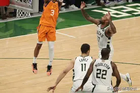 当布克轰42分还输球时，你才恍然大悟，怪不得2年前哈登交易保罗图片