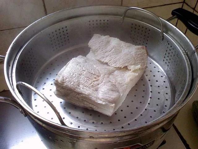 猫咪缺乏牛磺酸可能致死！表现之一是眼肿流泪，记得要额外补充